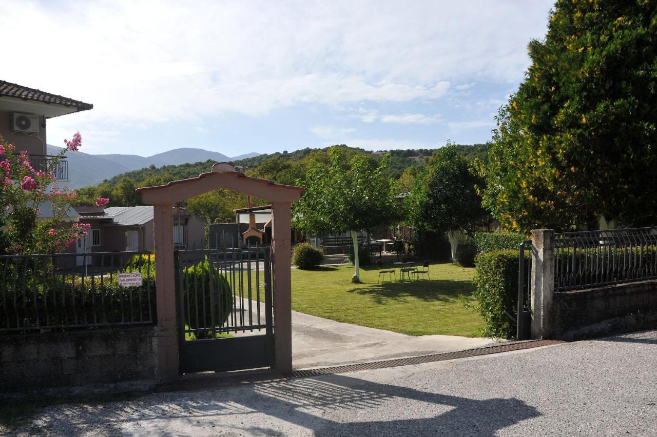 The Other Side Of Meteora With Lush Garden, Bbq & Pavillion Kalambaka Extérieur photo