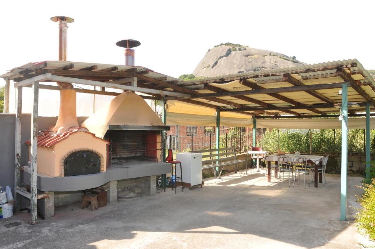 The Other Side Of Meteora With Lush Garden, Bbq & Pavillion Kalambaka Extérieur photo